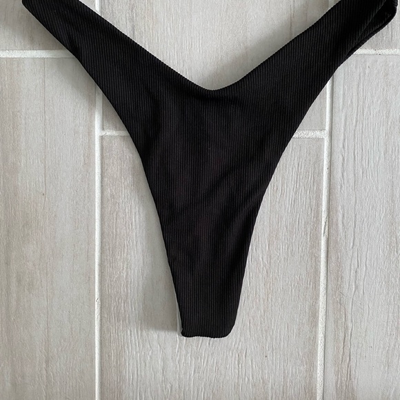 Bathing suit - Picture 2 of 6